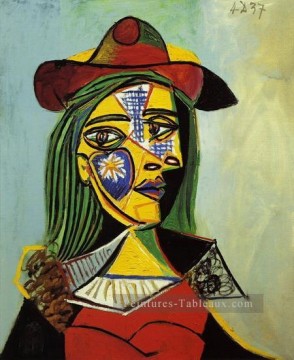Femme au chapeau et col en fourrure 1937 cubistes Peinture à l'huile